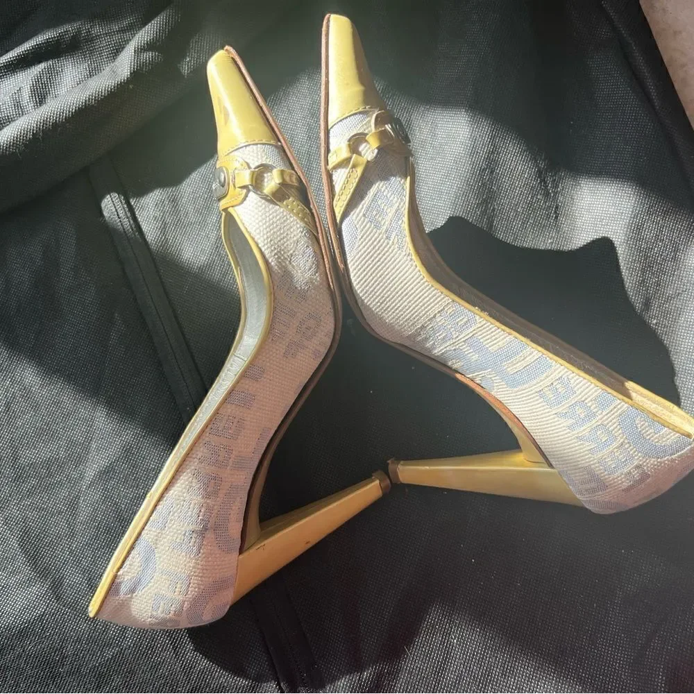 GIANFRANCO FERRE logo pumps Vintage Yellow Shoes